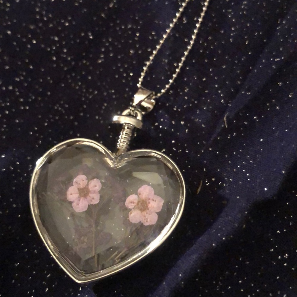 Glass heart pendant with pressed flowers